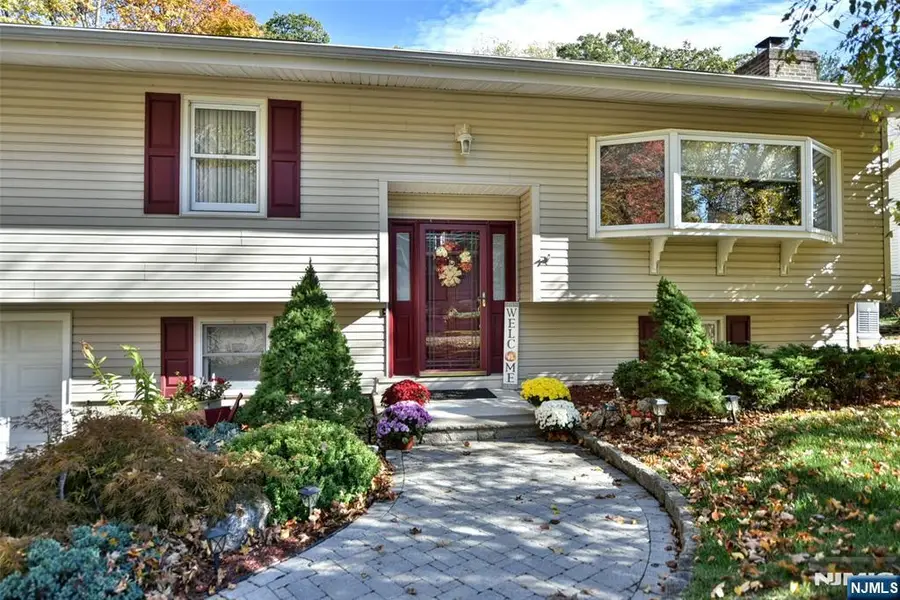 24 Lozier Court, West Milford, NJ 07480 - Image #3