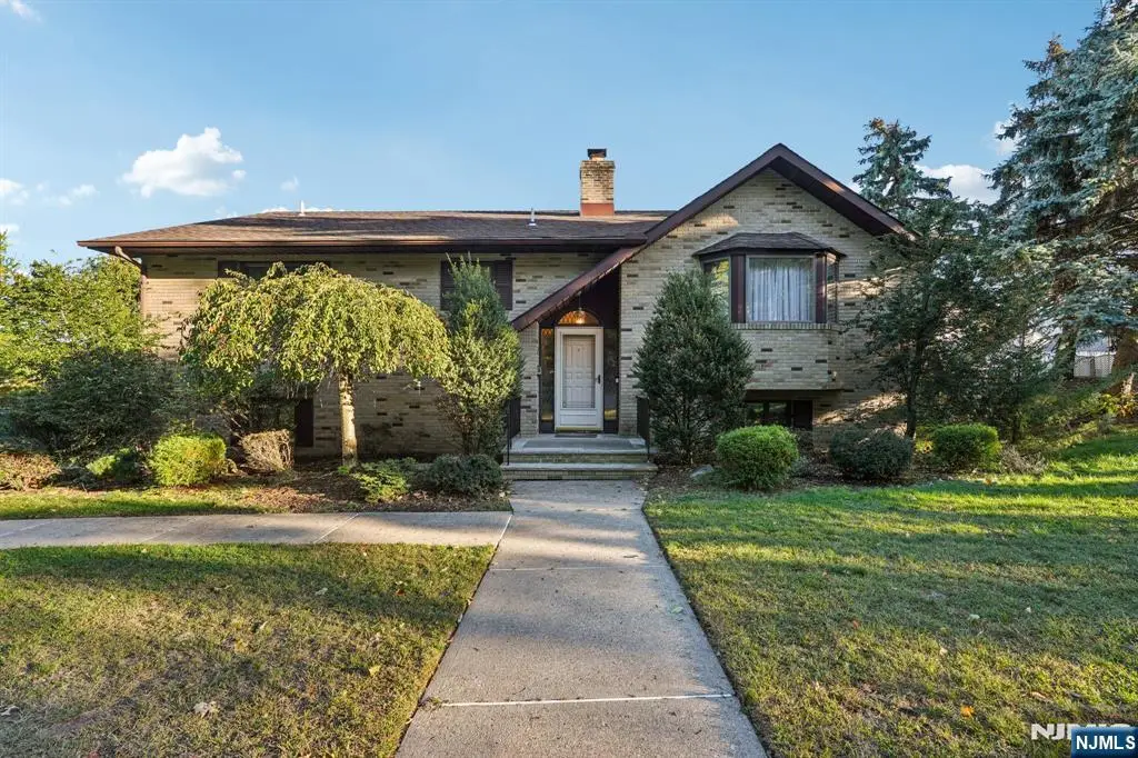 8 Cambridge Road, Totowa, NJ 07512 - #1