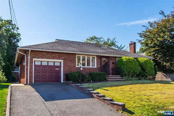 15 Saint Michaels Place, Clifton, NJ 07013