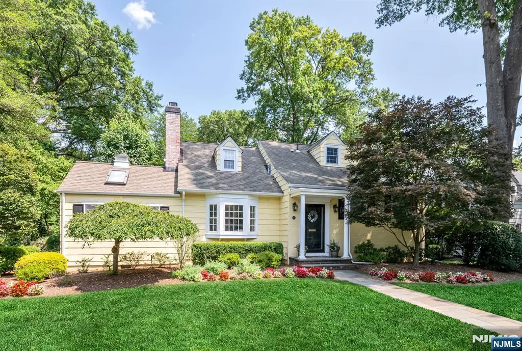 86 Carlton Avenue, Ho Ho Kus, NJ 07423 - #1