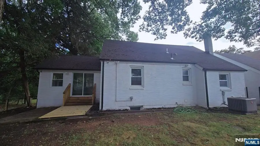 29 Stansfield Place, North Haledon, NJ 07508 - Image #3