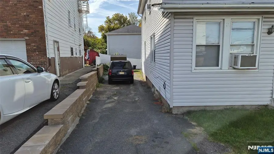 11 Woodrow Avenue, Woodland Park, NJ 07424 - Image #2