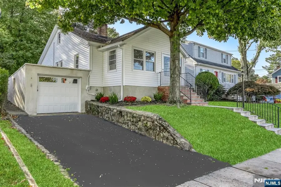 8 Parkway, Caldwell, NJ 07006 - Image #2