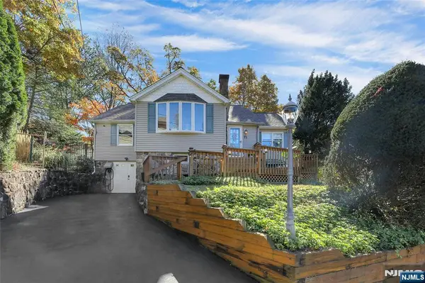 71 E Lake Trail, Wayne, NJ 07470