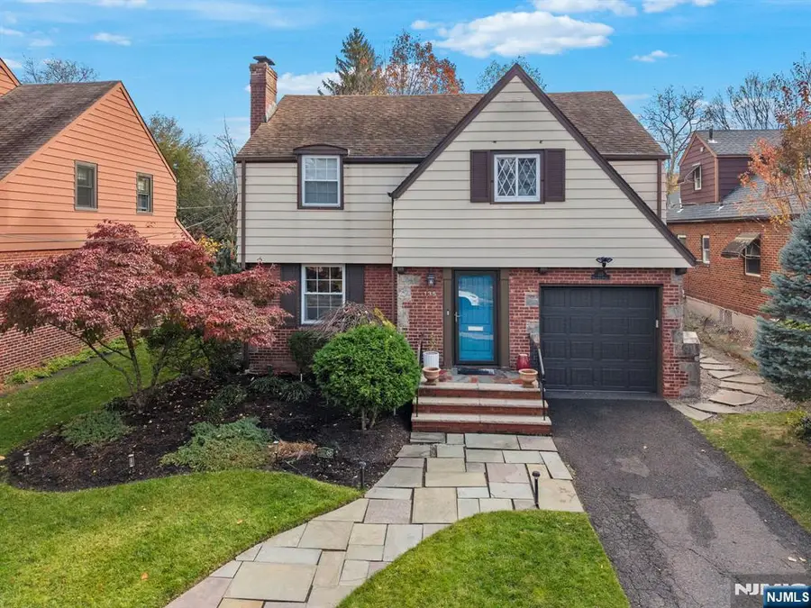 135 Hillcrest Avenue, Leonia, NJ 07605 - Image #2