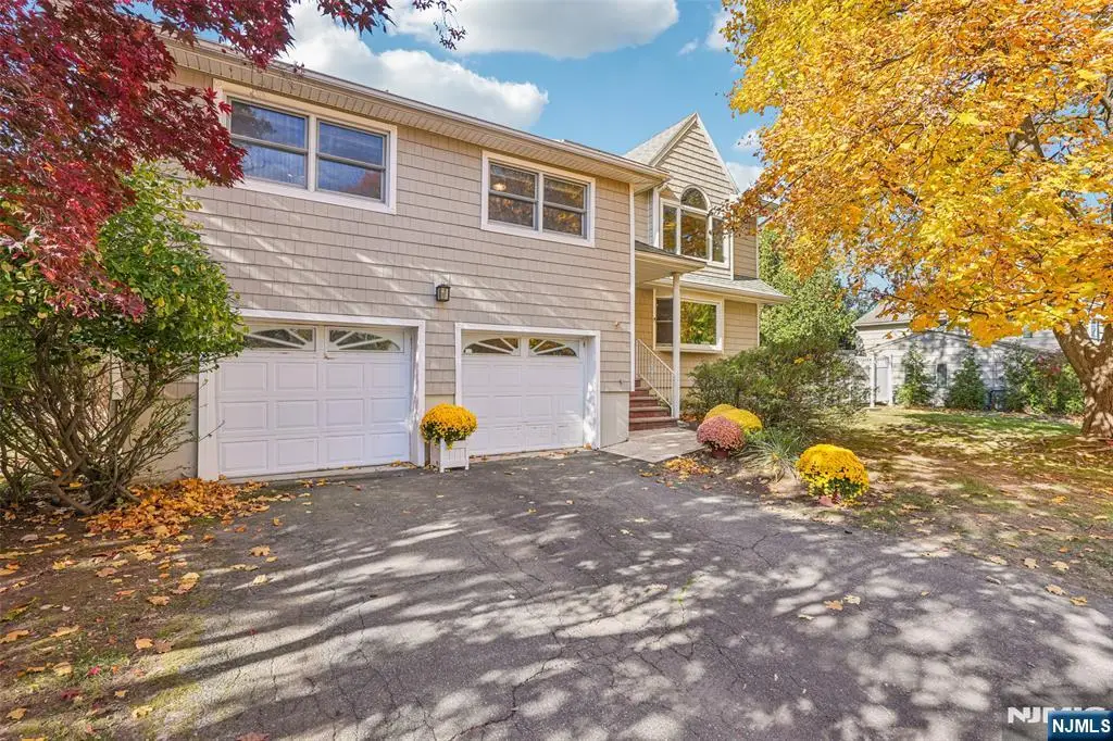 277 Spring Valley Road, Park Ridge, NJ 07656 - Image #1