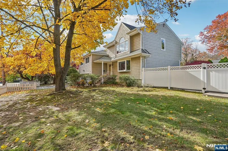 277 Spring Valley Road, Park Ridge, NJ 07656 - Image #2