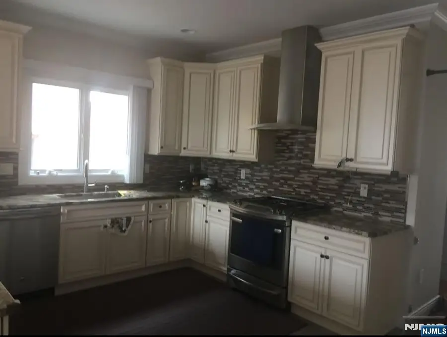 36 E Edsall Avenue B, Palisades Park, NJ 07650 - Image #2