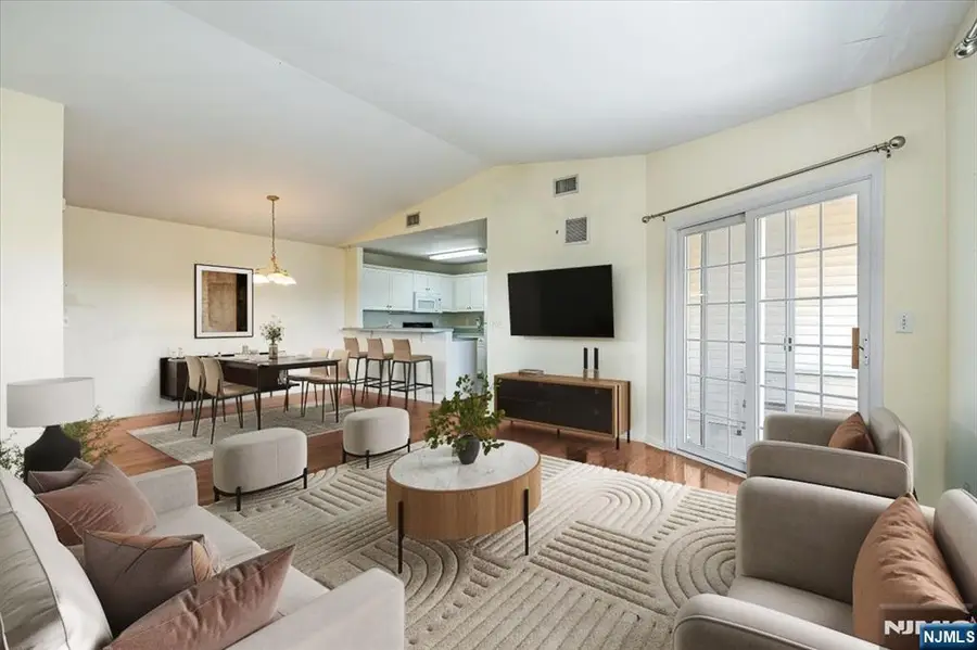 13 Parkside Court, Wayne, NJ 07470 - Image #2