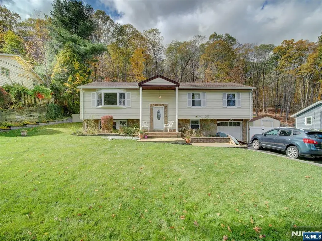 18 Upper High Crest, West Milford, NJ 07480 - Image #1