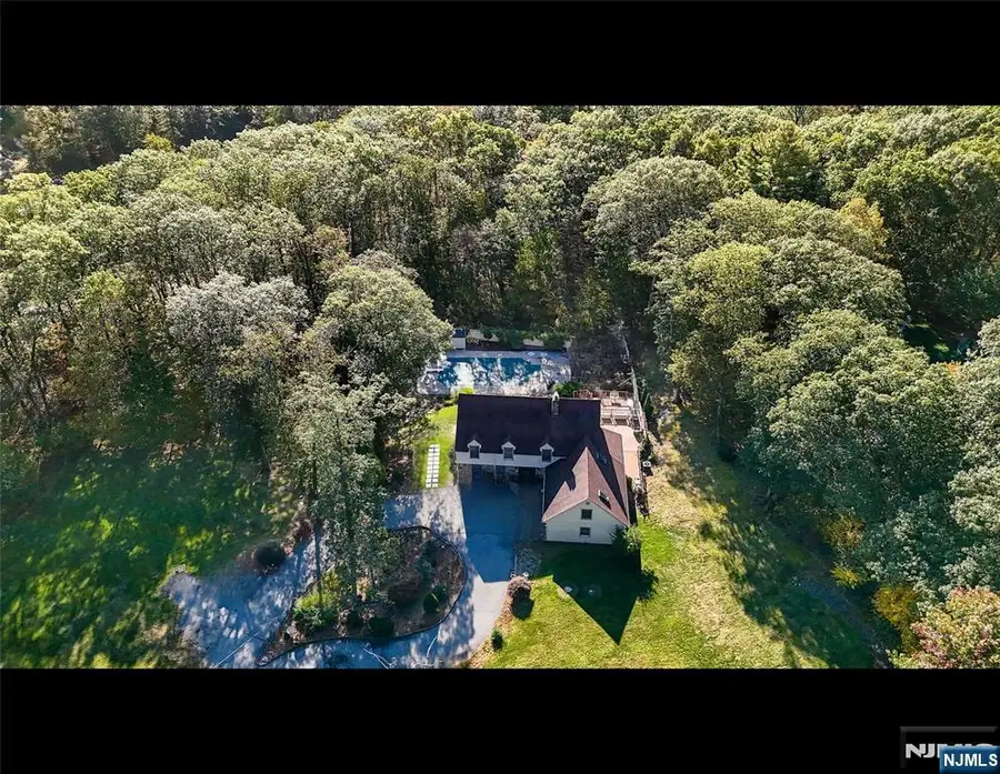 7 Rockburn Pass, West Milford, NJ 07480 - Image #2