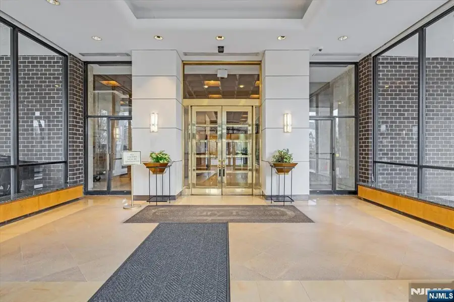 1600 Parker 17H, Fort Lee, NJ 07024 - Image #2