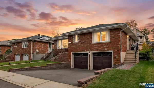 1068 Fairview Lane, Fort Lee, NJ 07024