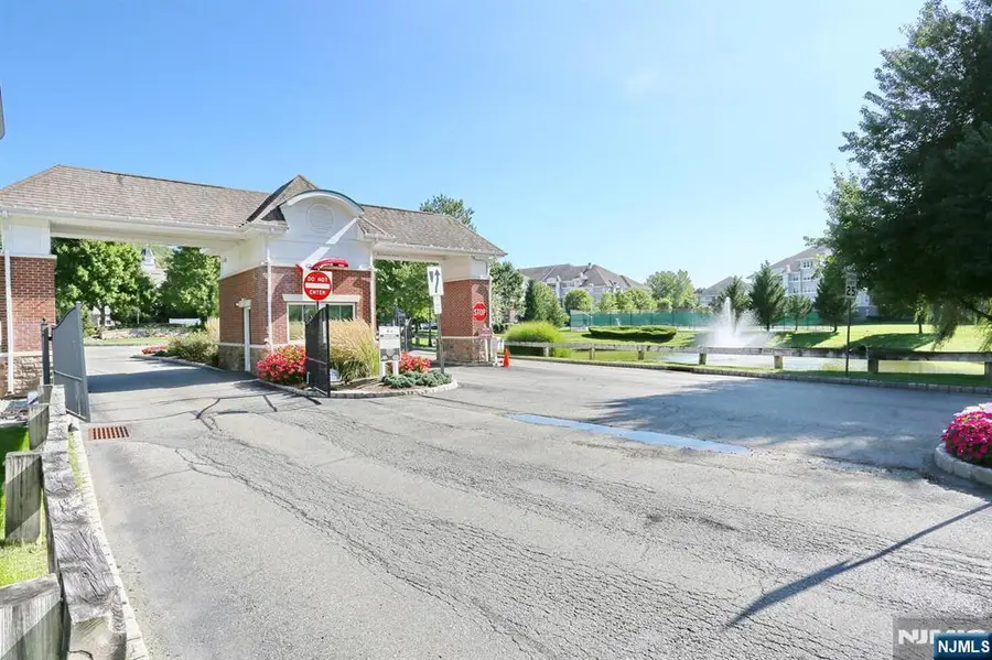 10203 Warrens Way W/DEEDED GARAGE, Wanaque, NJ 07465 - Image #2