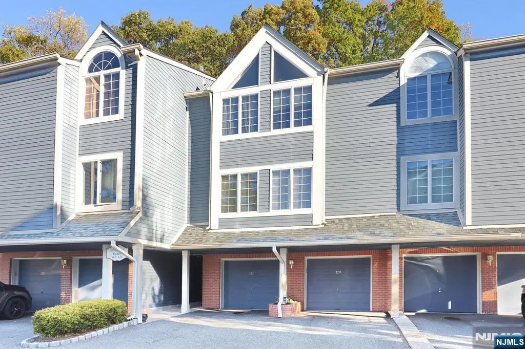 121 Surrey Court, Ramsey, NJ 07446 - Image #1