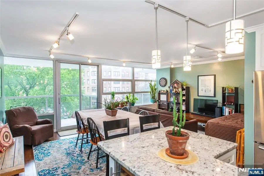 6050 Boulevard East 3E, West New York, NJ 07093 - Image #2