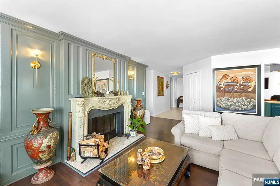 2005 Harmon Cove Tower, Secaucus, NJ 07094 - Image #2