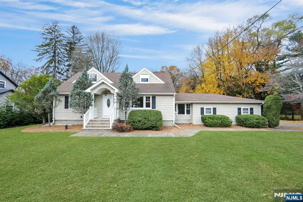 916 Colonial Road, Franklin Lakes, NJ 07417 - Image #1