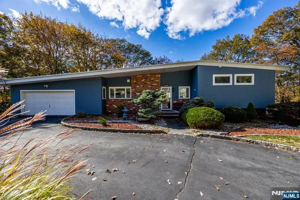 23A Highland Avenue, Bloomingdale, NJ 07403