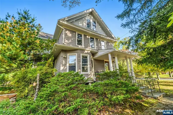 150 Tappan Road, Harrington Park, NJ 07640