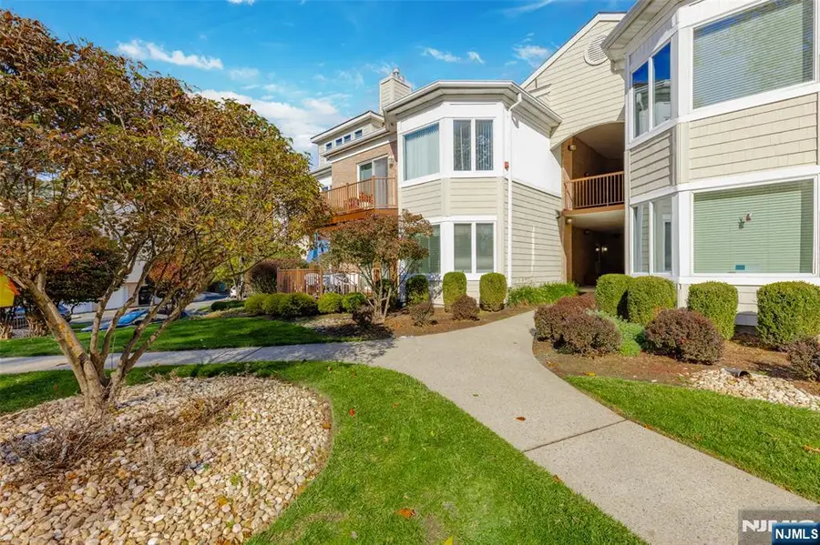 69 Turnberry Road 3, Little Falls, NJ 07424 - Image #2