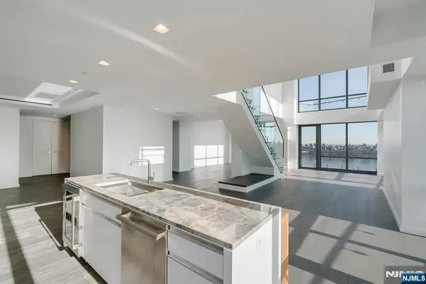320 Adolphus Avenue 316, Cliffside Park, NJ 07010