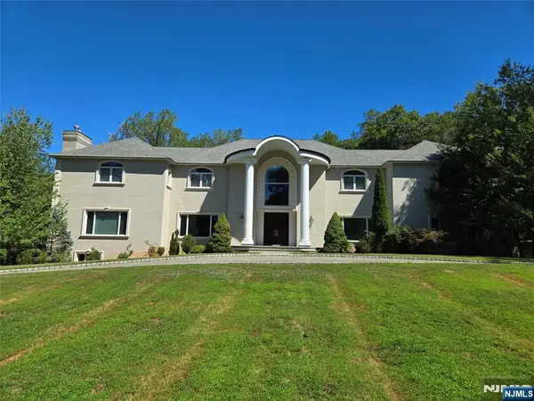95 Fox Hedge Road, Saddle River, NJ 07458