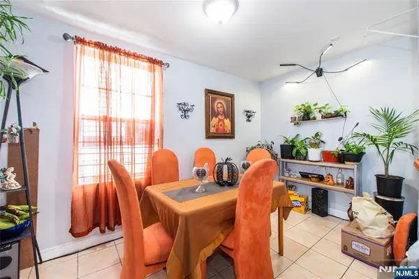 395 S 8th Street, Newark, NJ 07103