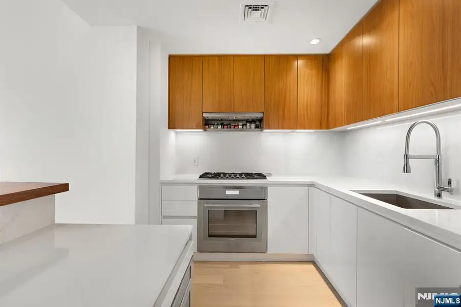 1000 Maxwell Lane 11I, Hoboken, NJ 07030 - Image #3