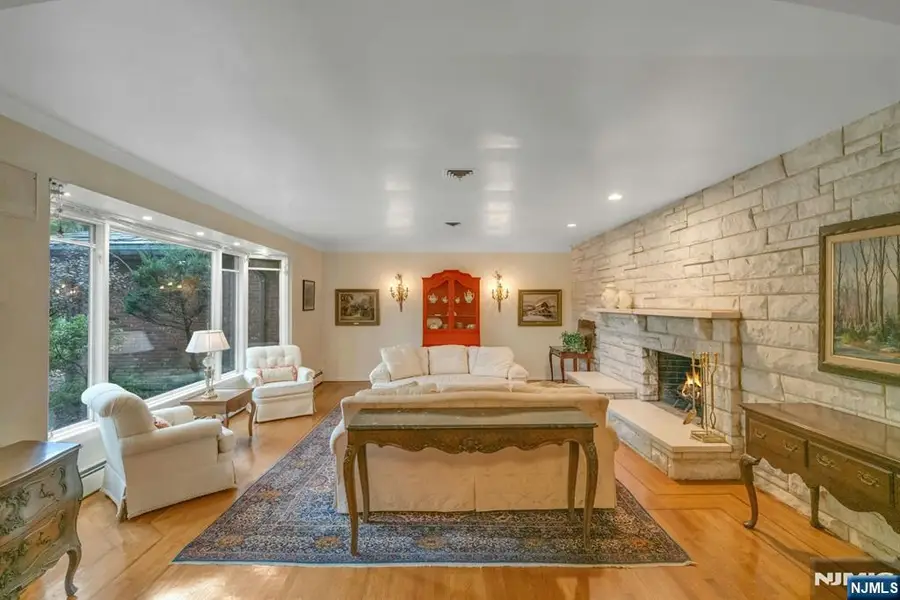 17 Deerhill Drive, Ho Ho Kus, NJ 07423 - Image #2