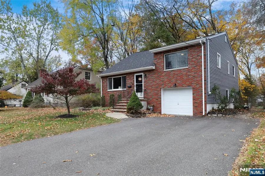 407 Semino Road, Northvale, NJ 07647 - Image #3