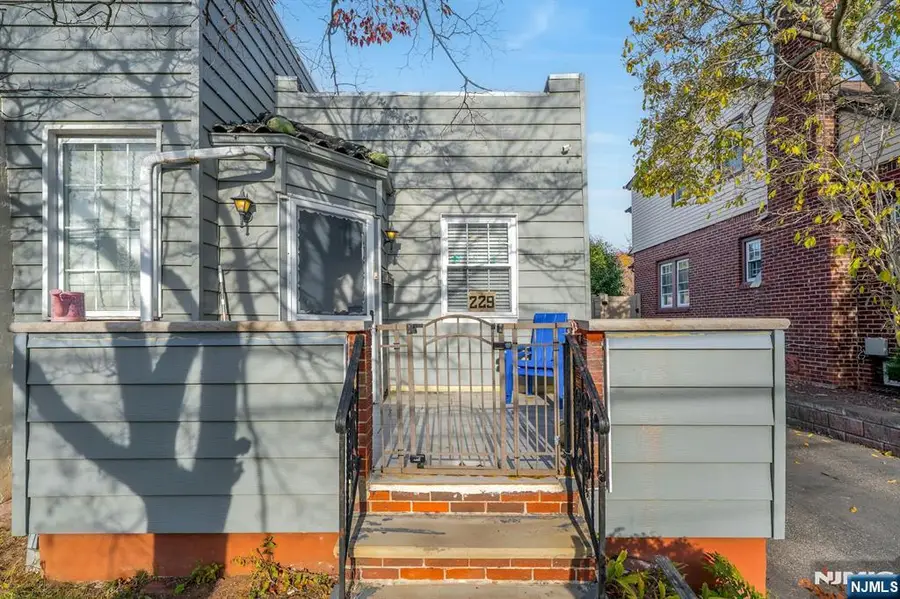 229 Baldwin Avenue, Hasbrouck Heights, NJ 07604 - Image #2