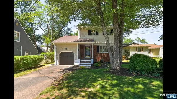 112 Greenbrook Road, Green Brook, NJ 08812