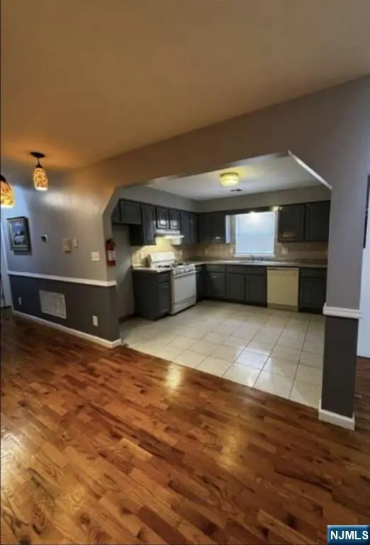 29 Mapes Avenue, Newark, NJ 07112 - Image #3