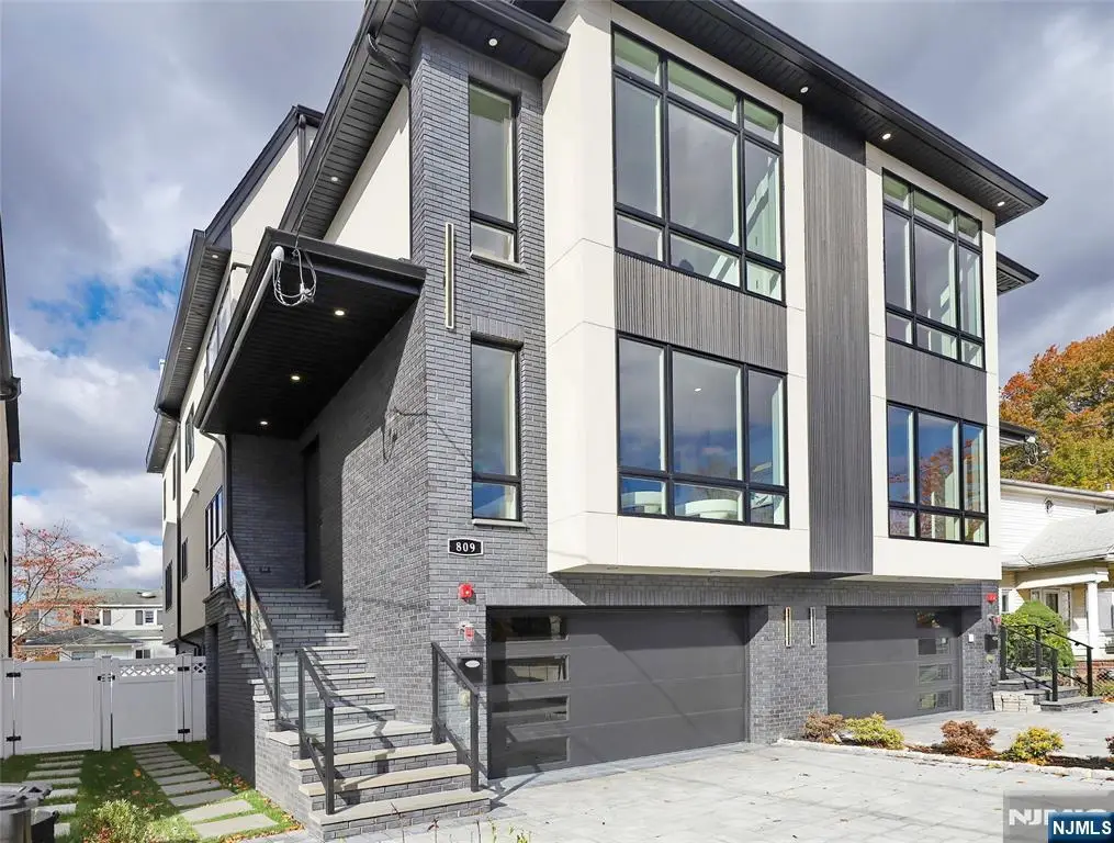 809 Jassamine 809, Fort Lee, NJ 07024 - Image #1