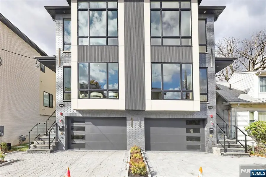 809 Jassamine 809, Fort Lee, NJ 07024 - Image #2