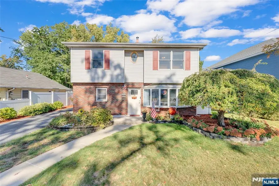 62 Grove Avenue, Rochelle Park, NJ 07662 - Image #2