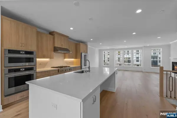 4 Goldfinch Drive, Upper Saddle River, NJ 07458