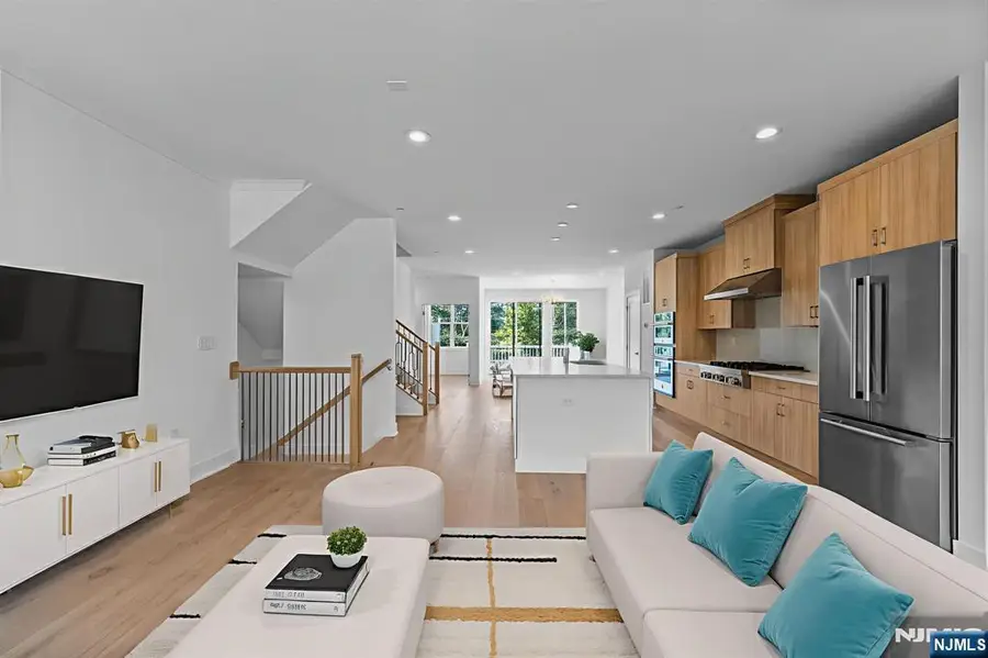 4 Goldfinch Drive, Upper Saddle River, NJ 07458 - Image #2