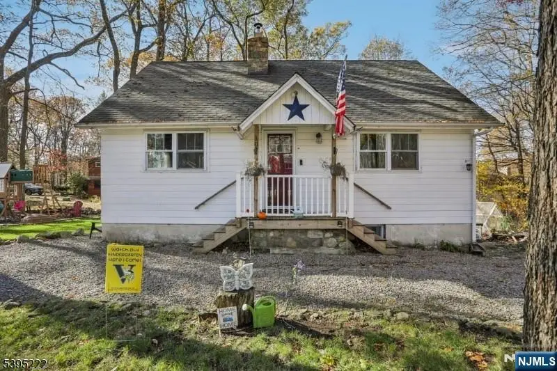 10 Anawa Road, Highland Lakes, NJ 07422 - Image #1