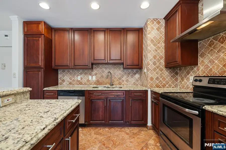 1111 River Road F26, Edgewater, NJ 07020 - Image #3