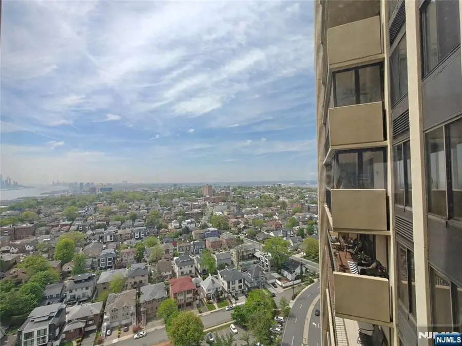 200 Winston Drive 2517, Cliffside Park, NJ 07010 - Image #2