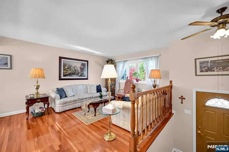 42 Sussex Drive, West Milford, NJ 07480 - Image #3