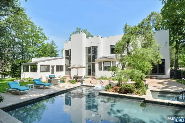 21 Hunter Ridge, Woodcliff Lake, NJ 07677