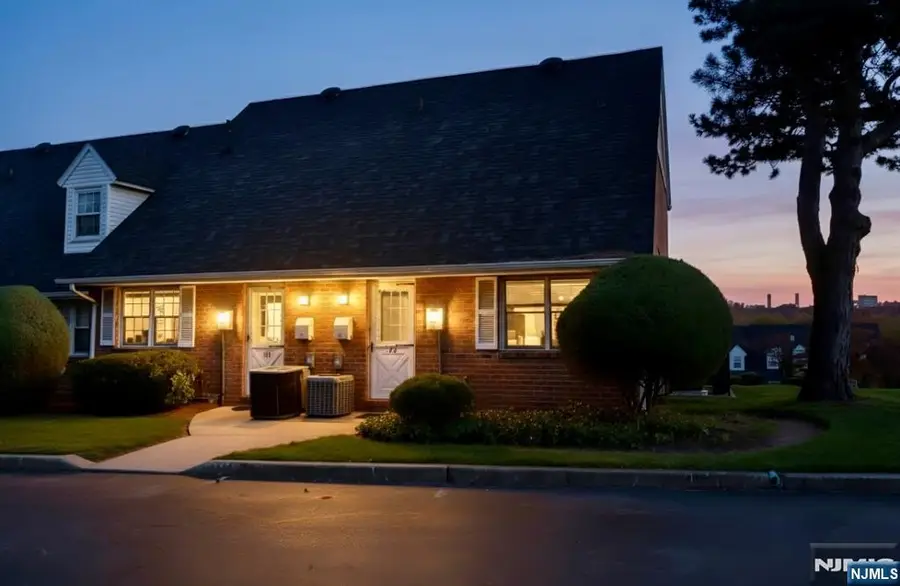 146 Parkview Drive 19, Teaneck, NJ 07666 - Image #3