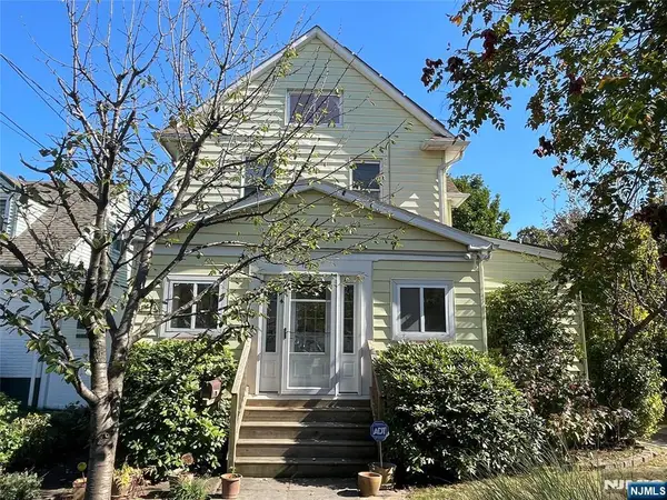 209 Park Avenue, Teaneck, NJ 07666