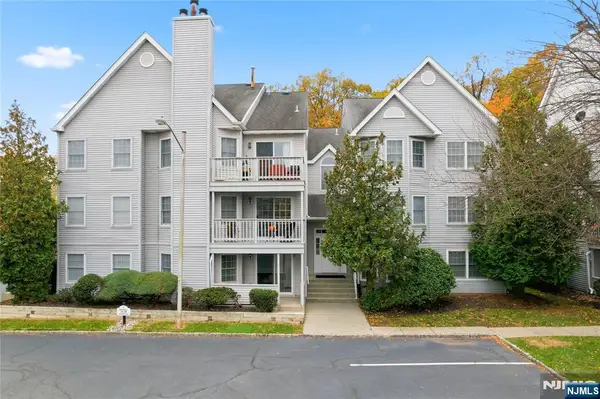 75 Quartz Lane, Paterson, NJ 07501