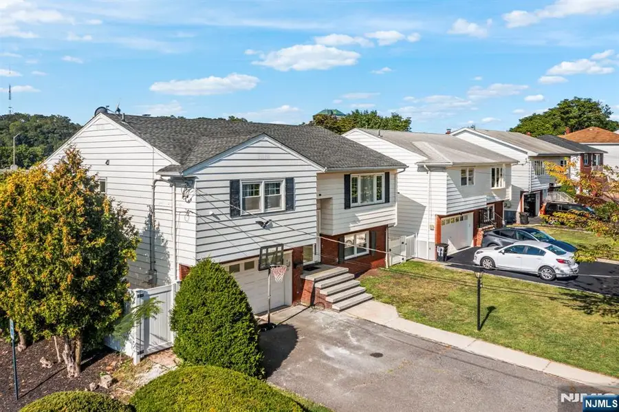 43 Saint Philips Drive, Clifton, NJ 07013 - Image #2