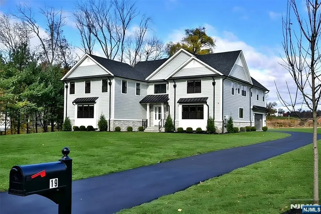 19 Meadowbrook Road, Upper Saddle River, NJ 07458 - Image #1