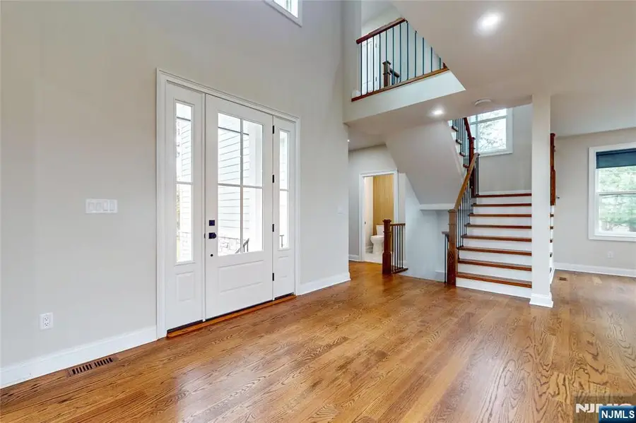 19 Meadowbrook Road, Upper Saddle River, NJ 07458 - Image #2